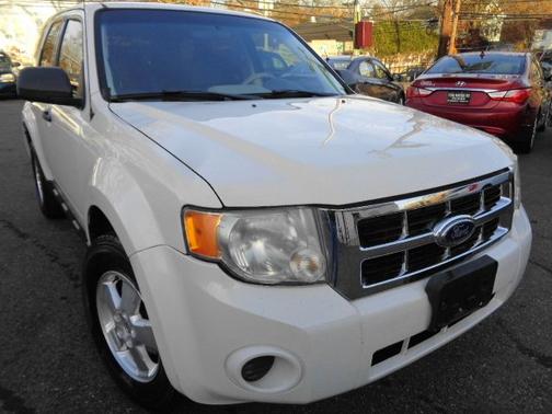 Photo 1 of 26 of 2011 Ford Escape XLS