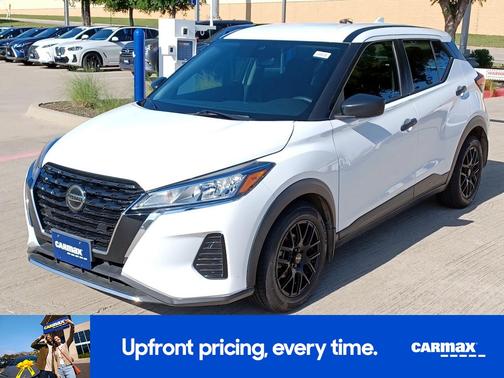 White 2021 Nissan Kicks S