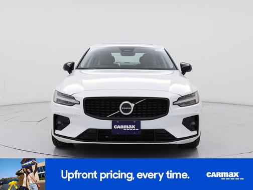 2024 Volvo S60 B5 Core Dark Theme