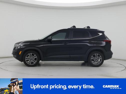 Black 2023 Kia Seltos S