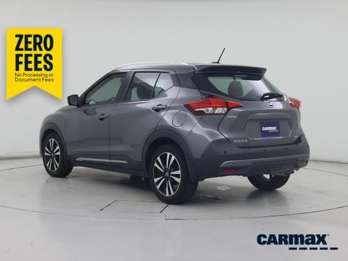 Gray 2020 Nissan Kicks SR