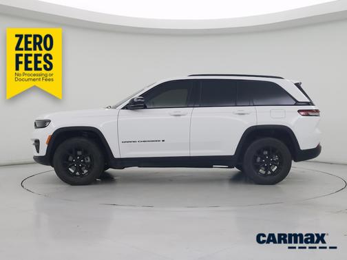 White 2025 Jeep Grand Cherokee Altitude