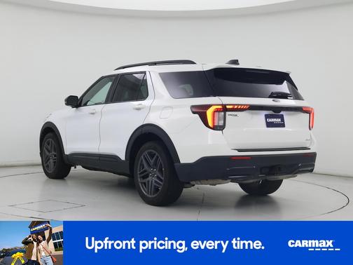 White 2025 Ford Explorer ST-Line