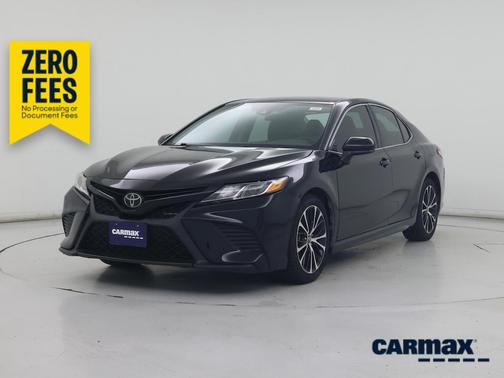 Black 2019 Toyota Camry SE