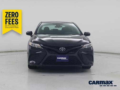 Black 2019 Toyota Camry SE