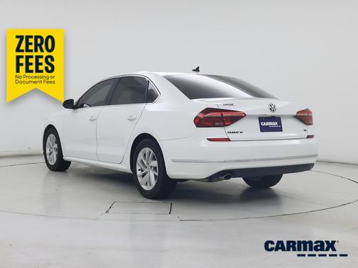 White 2018 Volkswagen Passat SE