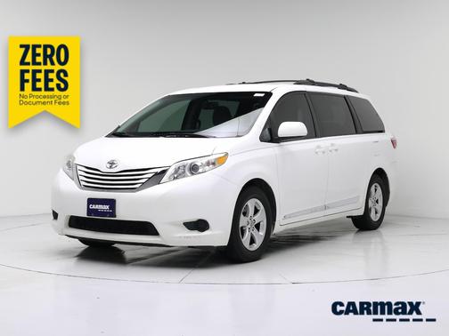 White 2015 Toyota Sienna LE