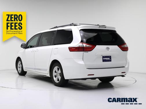 White 2015 Toyota Sienna LE