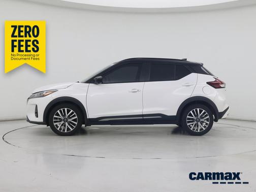 White 2023 Nissan Kicks SR