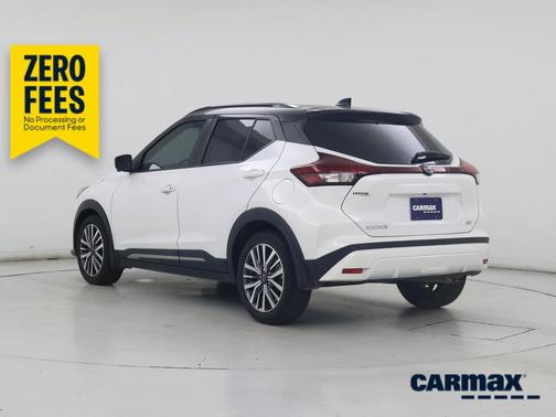 White 2023 Nissan Kicks SR