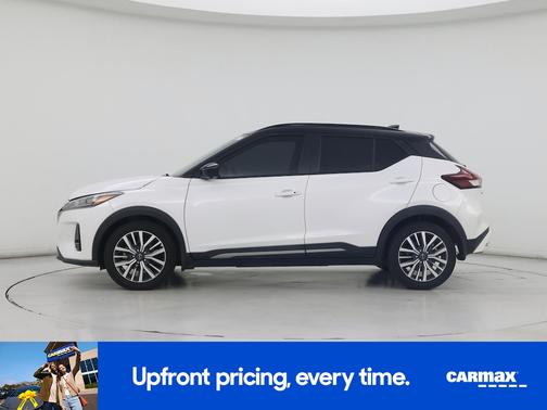 White 2023 Nissan Kicks SR