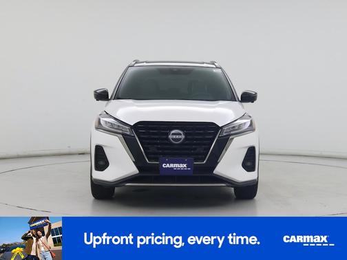 White 2023 Nissan Kicks SR