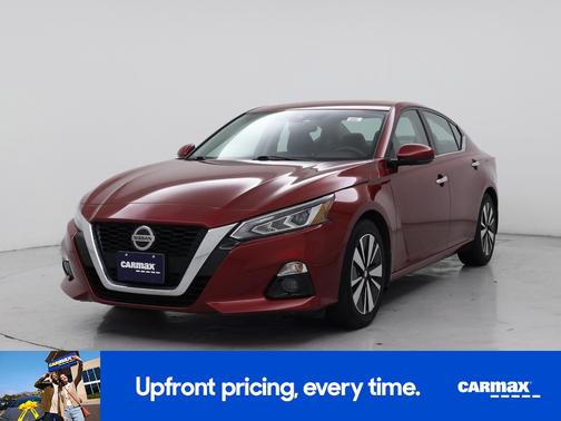 Burgundy 2019 Nissan Altima SV