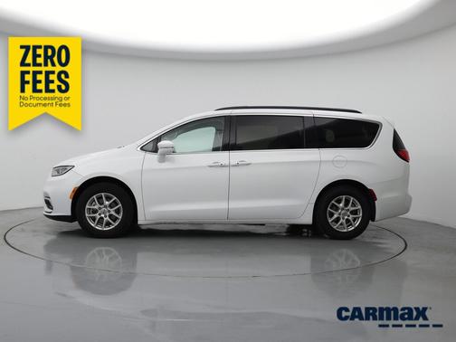 White 2022 Chrysler Pacifica Touring L