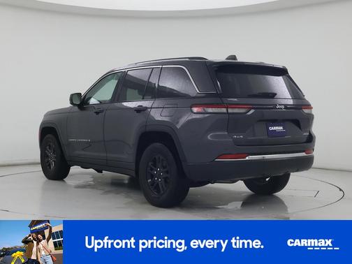 Gray 2023 Jeep Grand Cherokee Laredo