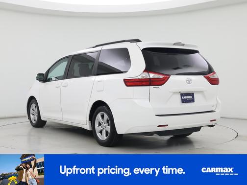 2017 Toyota Sienna LE