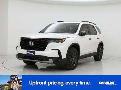White 2024 Honda Pilot Trailsport