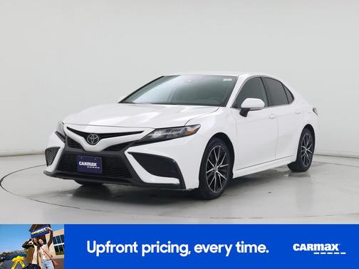 White 2023 Toyota Camry SE