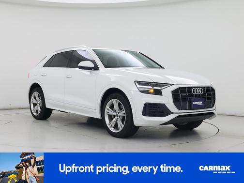 White 2022 Audi Q8 Premium