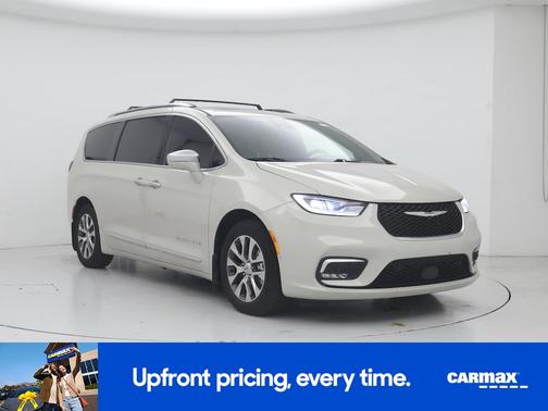 Gray 2021 Chrysler Pacifica Hybrid Pinnacle