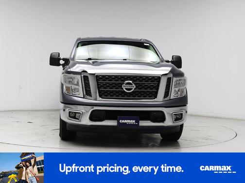 2017 Nissan Titan SV