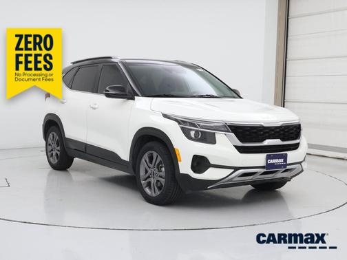 White 2023 Kia Seltos S