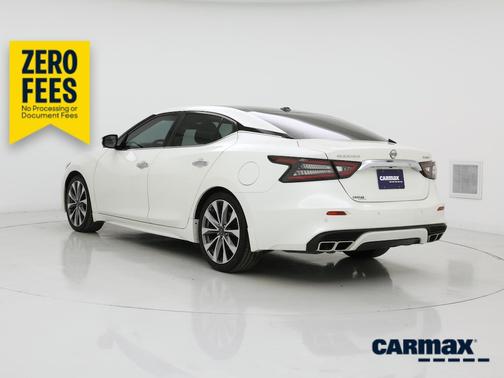 White 2023 Nissan Maxima Platinum