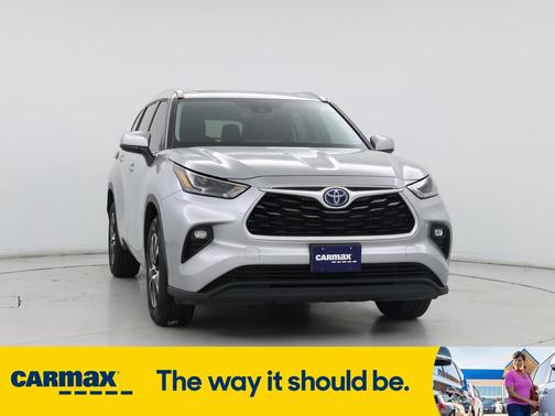 2022 Toyota Highlander Hybrid XLE