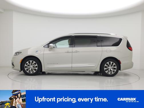 White 2021 Chrysler Pacifica Hybrid Pinnacle