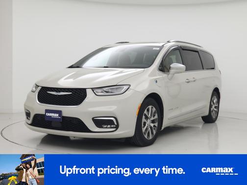 White 2021 Chrysler Pacifica Hybrid Pinnacle