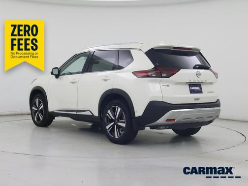 White 2023 Nissan Rogue Platinum