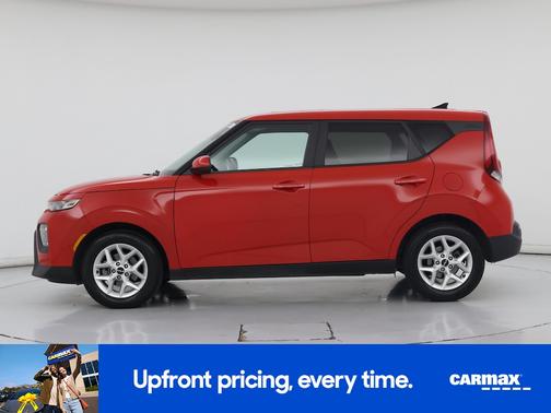 Red 2022 Kia Soul LX