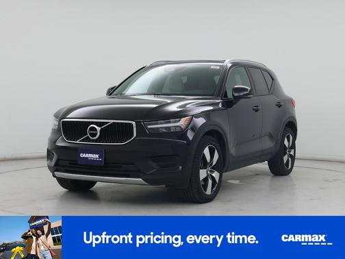 Black 2019 Volvo XC40 T5 Momentum