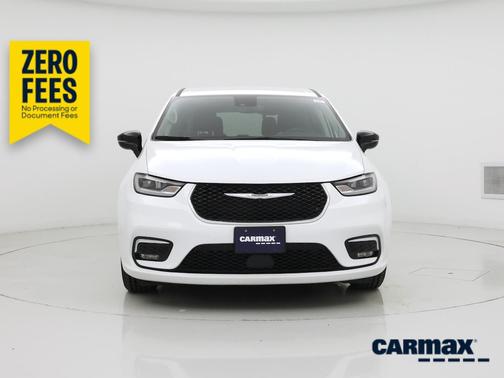 White 2024 Chrysler Pacifica Touring L