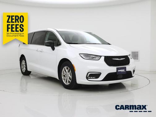 White 2024 Chrysler Pacifica Touring L