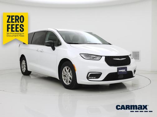 White 2024 Chrysler Pacifica Touring L