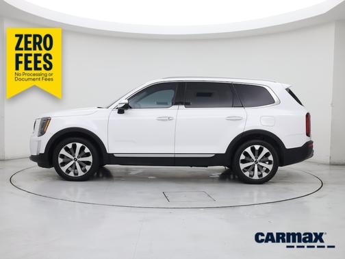White 2022 Kia Telluride S