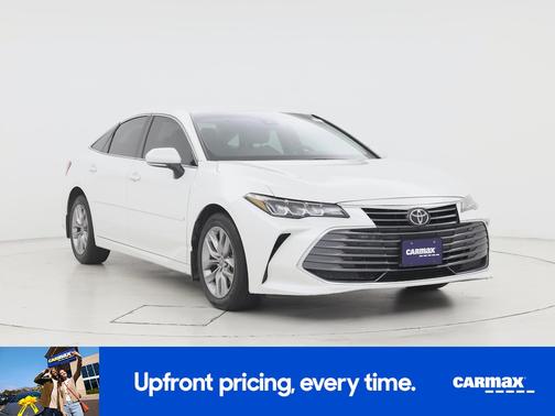 White 2022 Toyota Avalon XLE