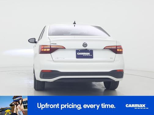 White 2023 Volkswagen Jetta SE