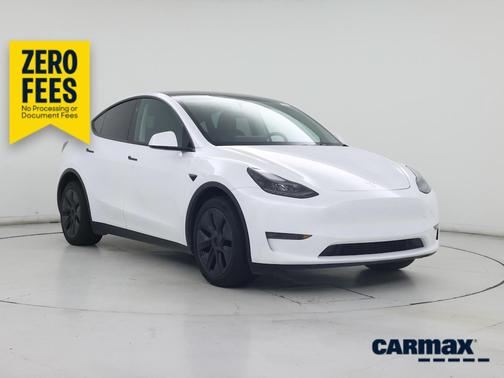 White 2024 Tesla Model Y Long Range