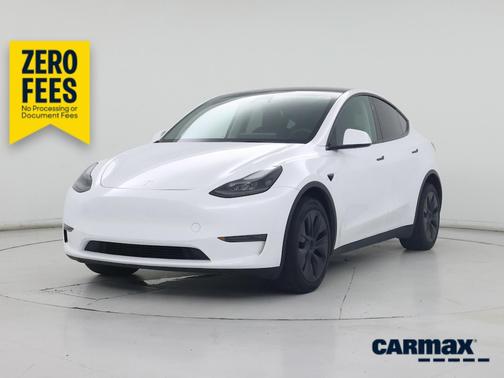 White 2024 Tesla Model Y Long Range