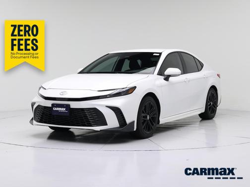 White 2025 Toyota Camry SE