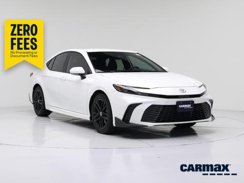 White 2025 Toyota Camry SE