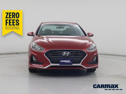 Red 2018 Hyundai SONATA SE