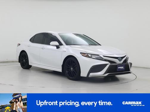 White 2021 Toyota Camry Hybrid XSE