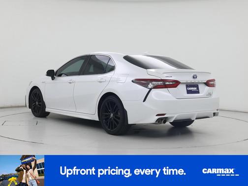 White 2021 Toyota Camry Hybrid XSE
