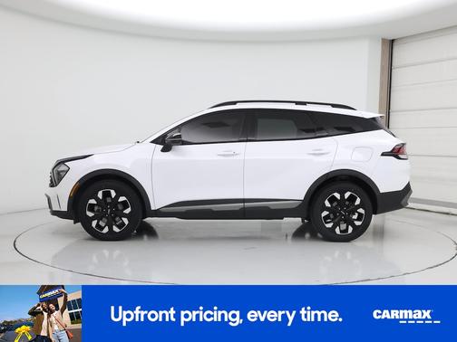 White 2023 Kia Sportage X-Line