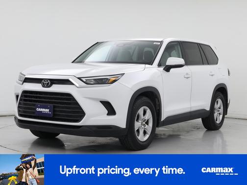 White 2025 Toyota Grand Highlander LE