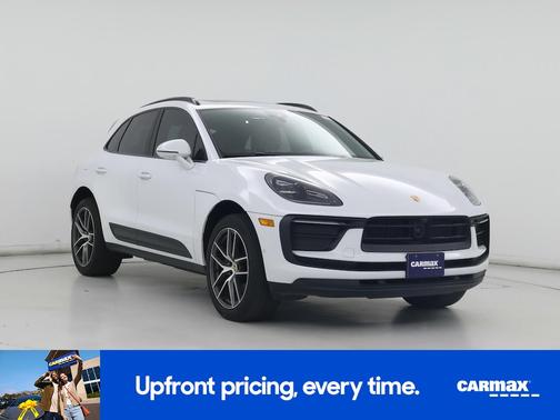 White 2023 Porsche Macan