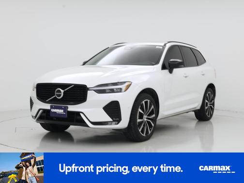 2023 Volvo XC60 B5 Plus Dark Theme